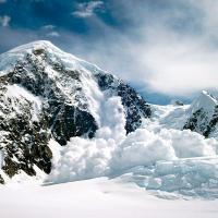 Сахалин и Камчатка объявили код лавинной опасности